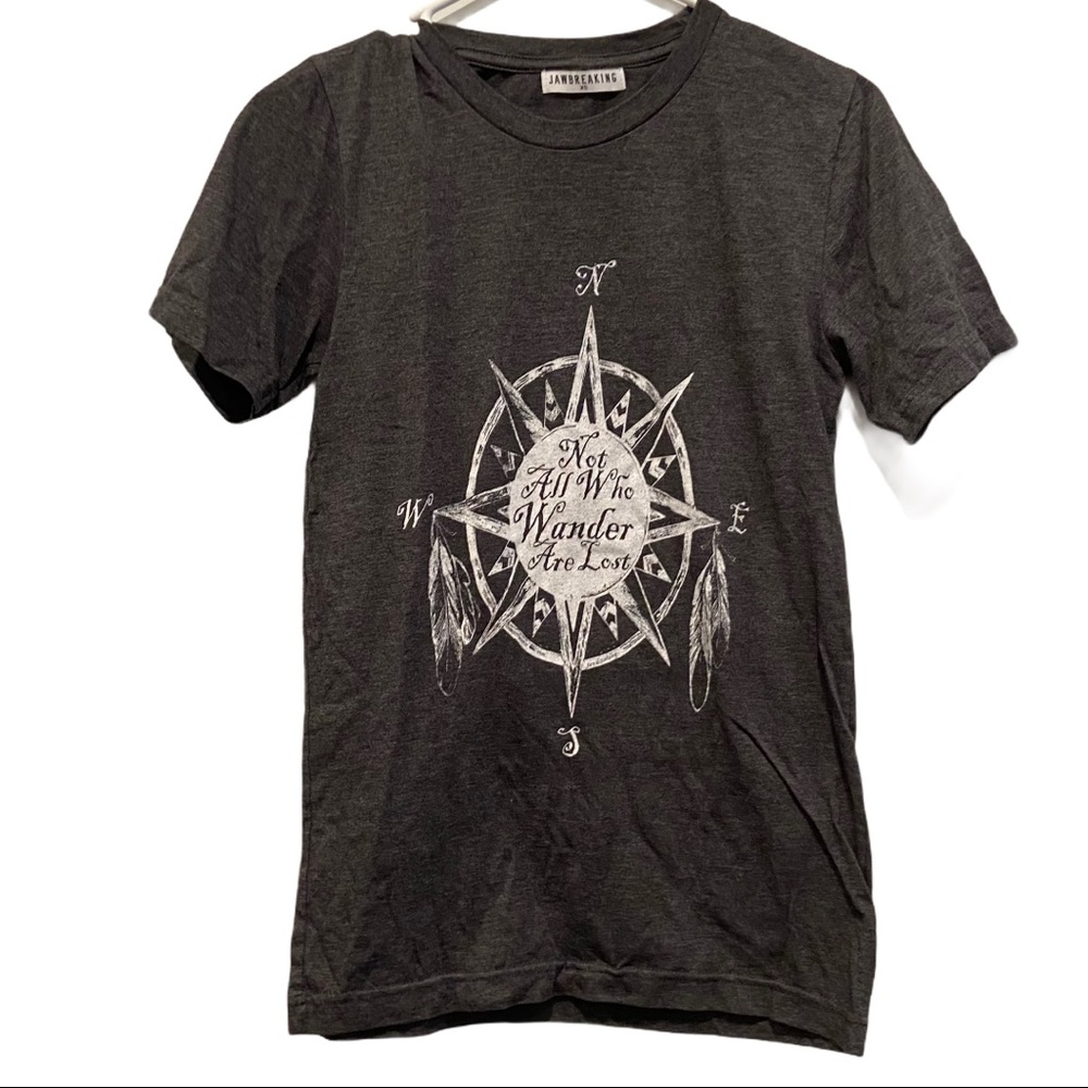 Not All Who Wander tee. VGC.
